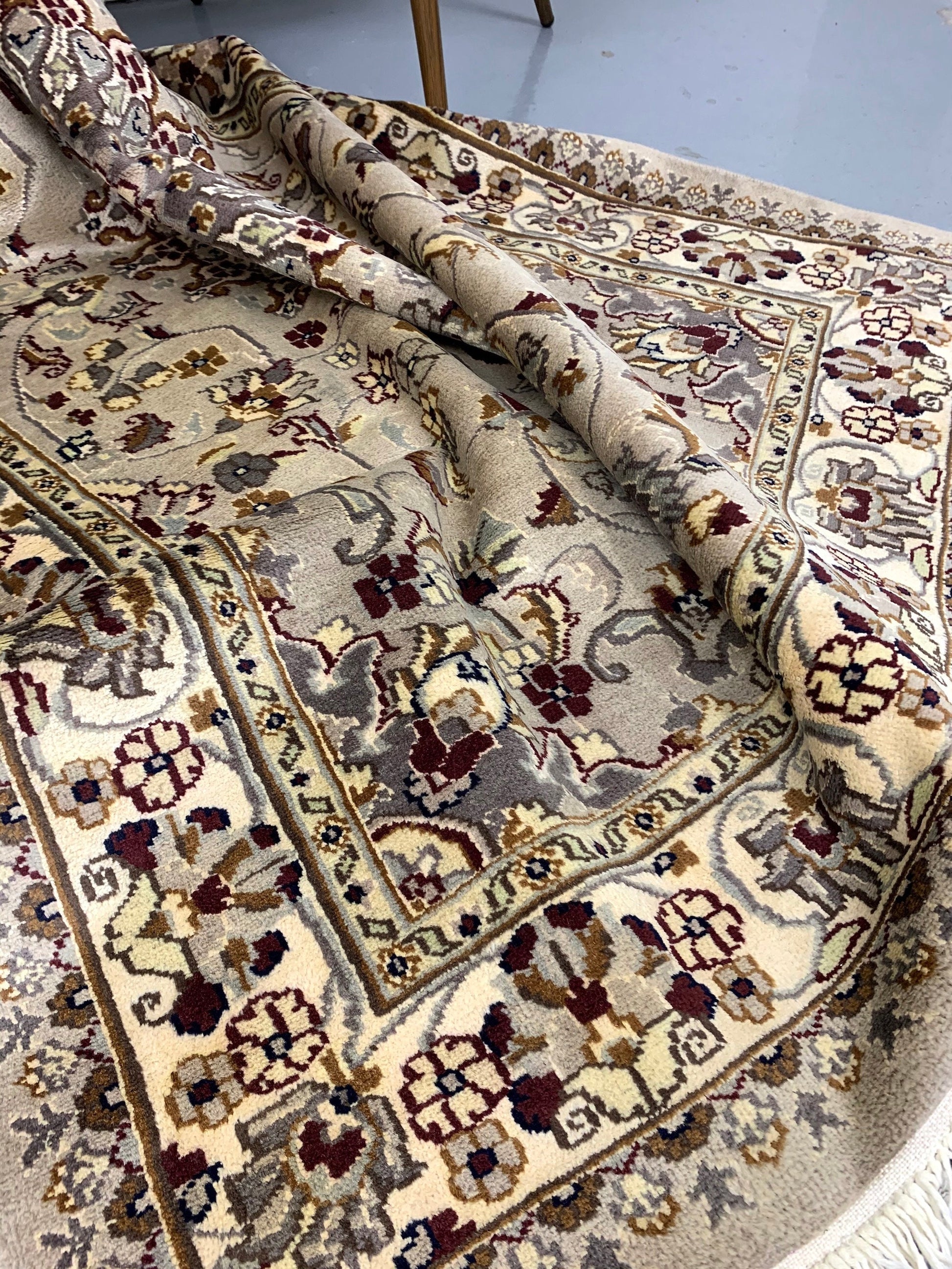 Beige Grey 4x6 Oriental Hand Knotted Rug | Medallion Rug with Red Beige Accents | Wool Antique Floor Decor Rug