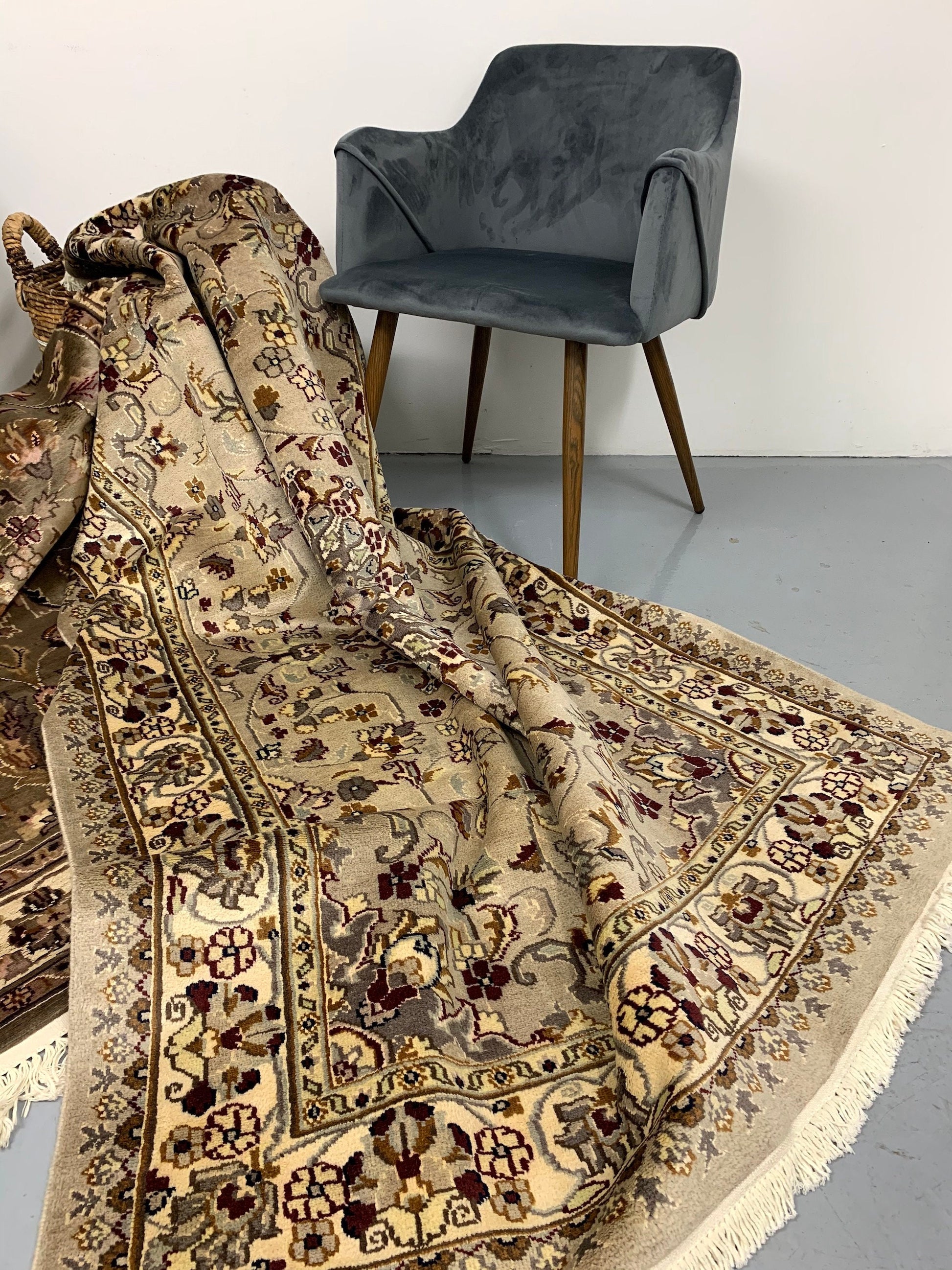 Beige Grey 4x6 Oriental Hand Knotted Rug | Medallion Rug with Red Beige Accents | Wool Antique Floor Decor Rug