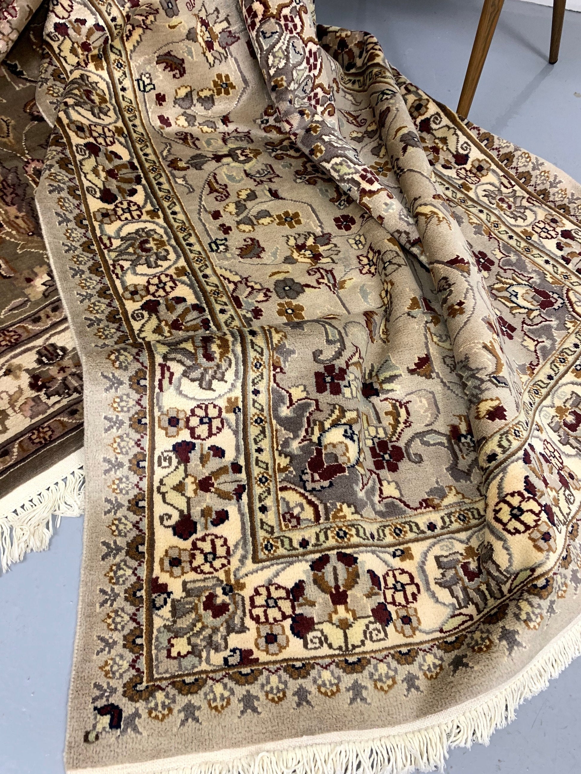 Beige Grey 4x6 Oriental Hand Knotted Rug | Medallion Rug with Red Beige Accents | Wool Antique Floor Decor Rug