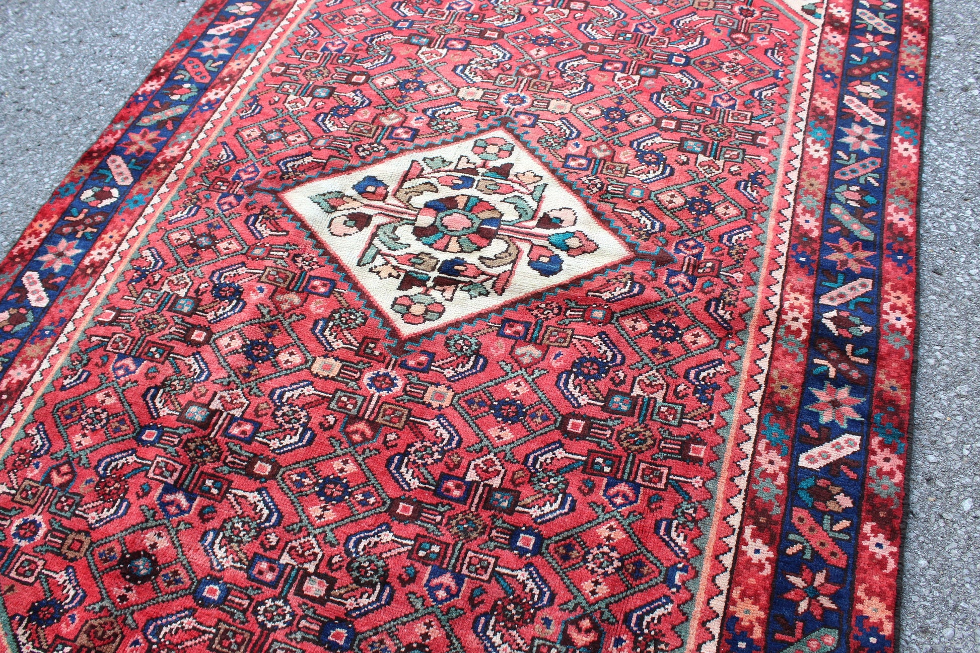 Pink Vintage 5x7 Vintage Handmade Area Rug | Bright Blue Border