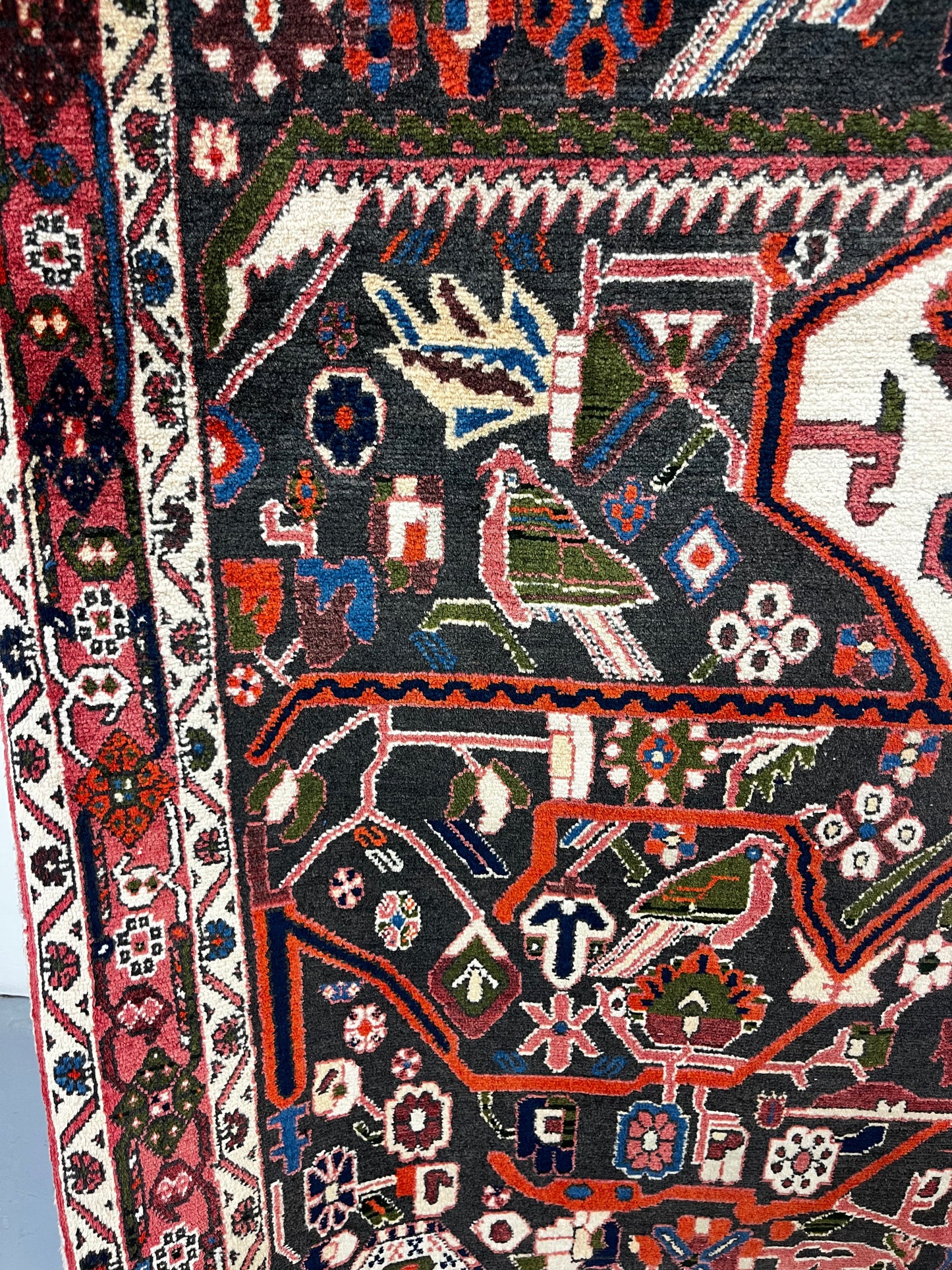 Vintage Floral Medallion 4x6 Handmade Wool Area Rug