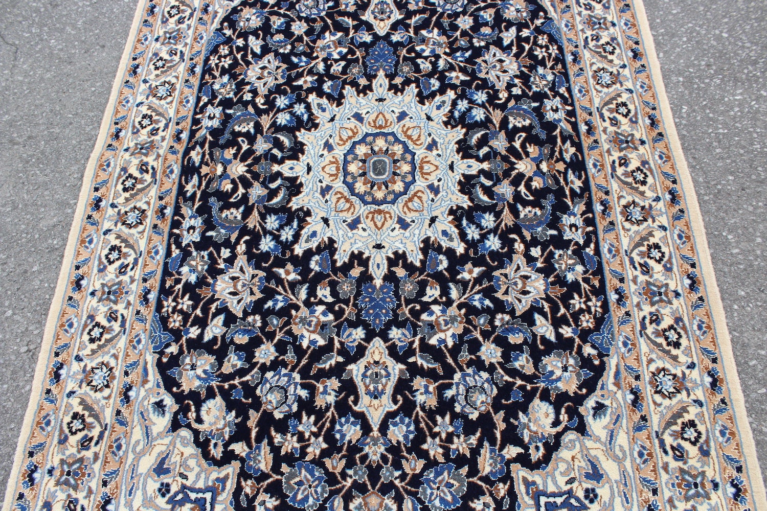 Antique Persian Blue 4x6 Medallion Rug | Traditional Oriental Design | Thick Wool Pile With Blue and Beige Details | Hand Knotted