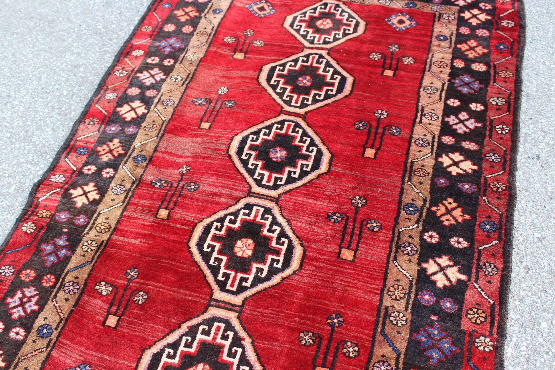 Red 4x6 Hand Knotted Turkish Rug with Navy Blue Border