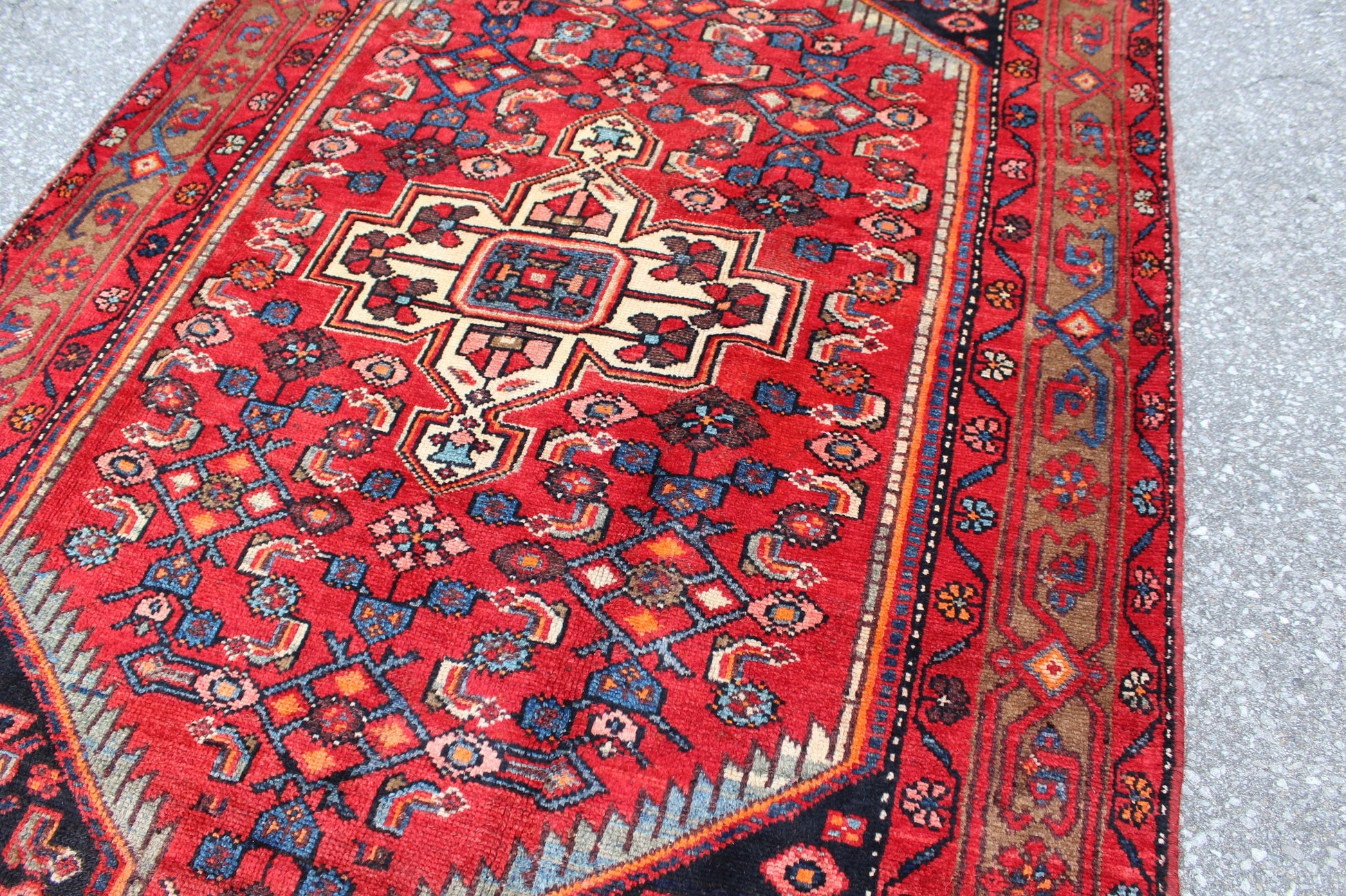 Bright Red Handmade 4x6 Wool Rug with Navy Blue Corners