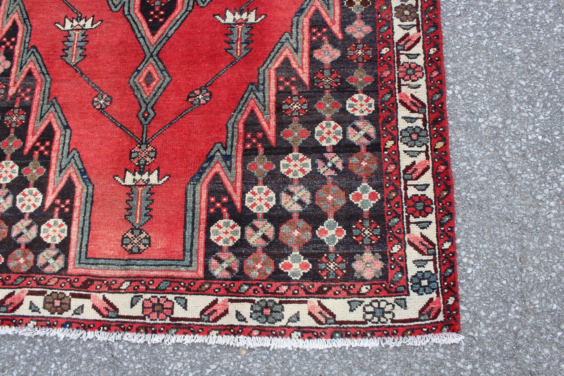 Red Medallion Black 4.4 x 6.9 Tribal Persian Style Turkish Rug