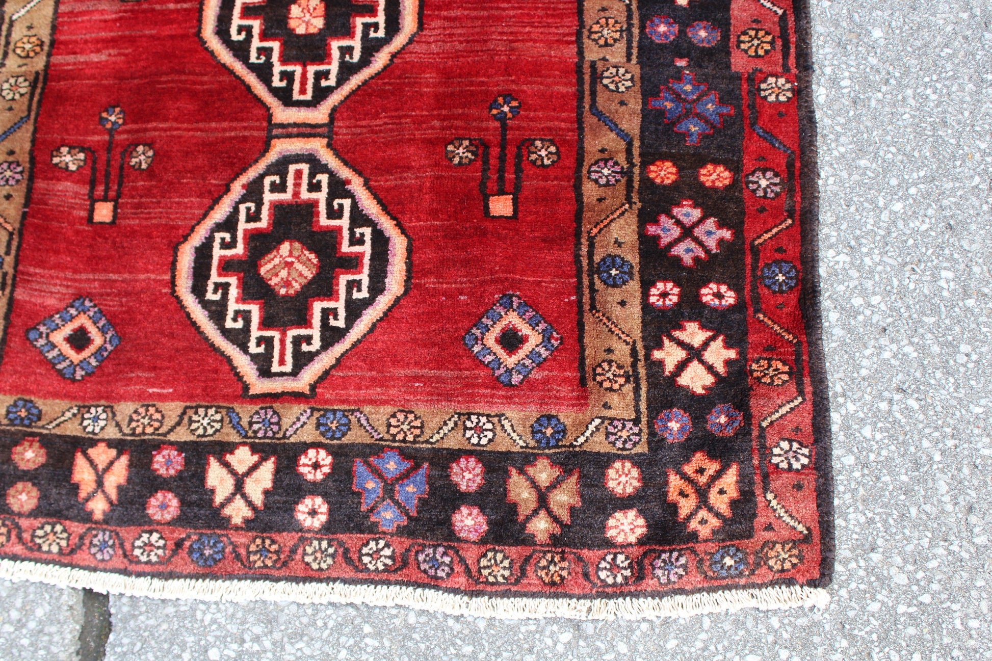 Red 4x6 Hand Knotted Turkish Rug with Navy Blue Border