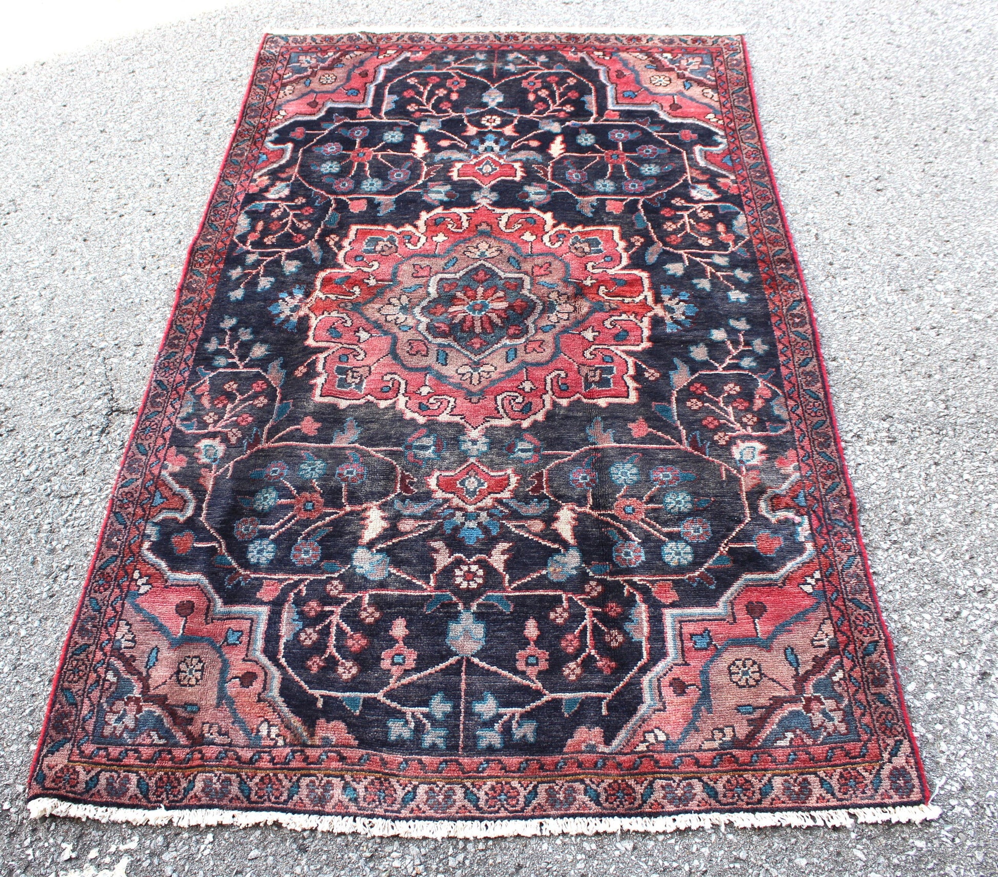 Navy Blue rug with Oriental Pink Floral Pattern | Handmade Persian Vintage