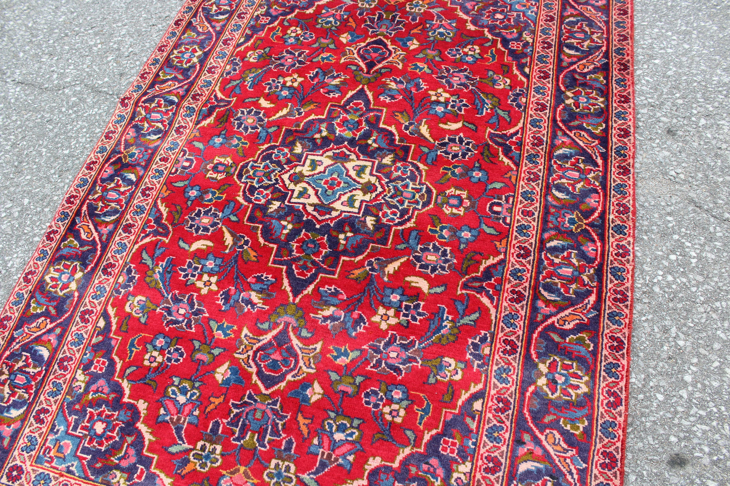 Red Oriental 3'3" x 4'9" Medallion Area rug with Blue Border